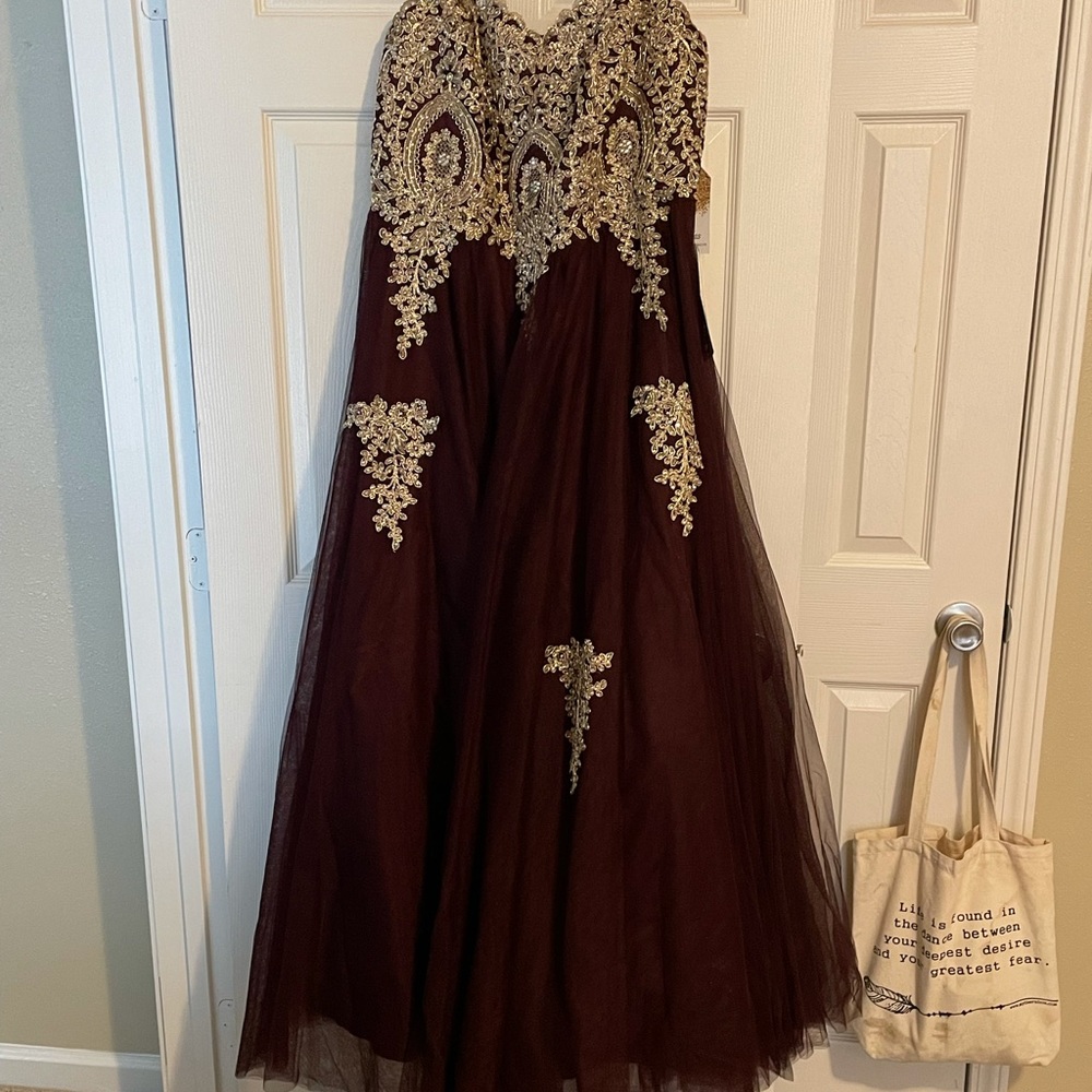 Plus size burgundy prom dress